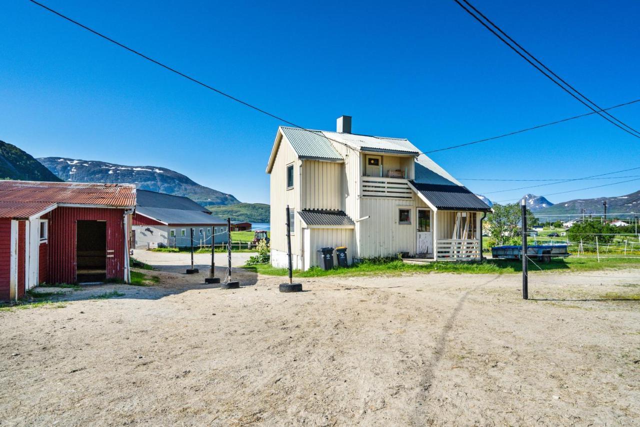 Storjord Farmstay Ranchhouse Kvaloya Exterior foto